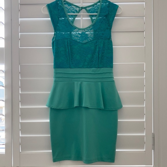 Dress - Picture 1 of 4